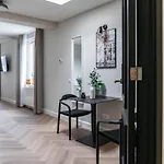 Limehome The Hague Keizerstraat