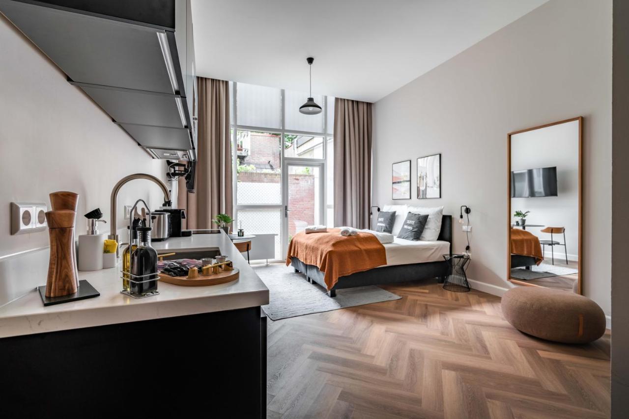 Limehome Keizerstraat Aparthotel 3*